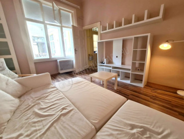 Népszínház utca-budapest-viii-kerulet-nepszinhaz-utca_3.jpg