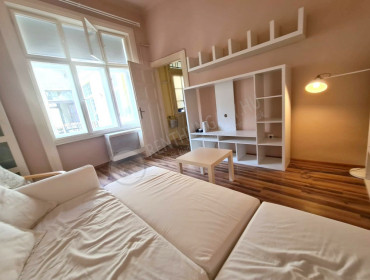 Népszínház utca-budapest-viii-kerulet-nepszinhaz-utca_6.jpg
