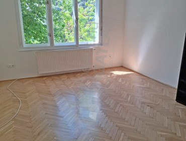 Sasadi út