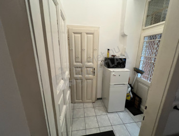 Váci utca-budapest-v-kerulet-vaci-utca_2.jpg