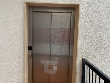 Vörösmarty tér-budapest-v-kerulet-vorosmarty-ter_13.jpg