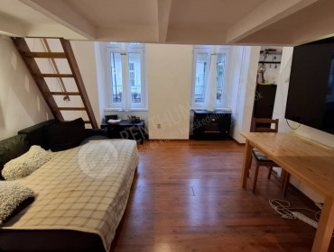 Holló utca-budapest-vii-kerulet-hollo-utca_3.jpg