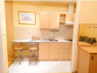 Váci utca-budapest-v-kerulet-vaci-utca_2.jpg