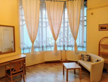 Váci utca-budapest-v-kerulet-vaci-utca_3.jpg